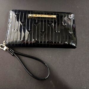 BETSEY JOHNSON Clutch / Wristlet / Wallet BLACK Faux Patent Leather